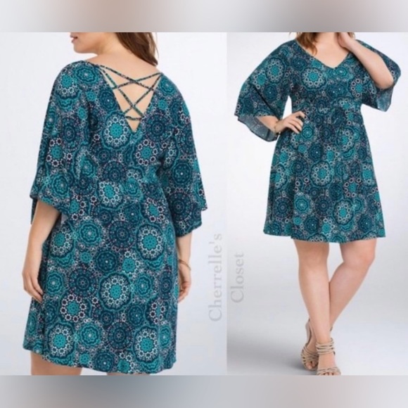 TORRID GEO PRINT LATTICE BACK DRESS - Picture 1 of 9